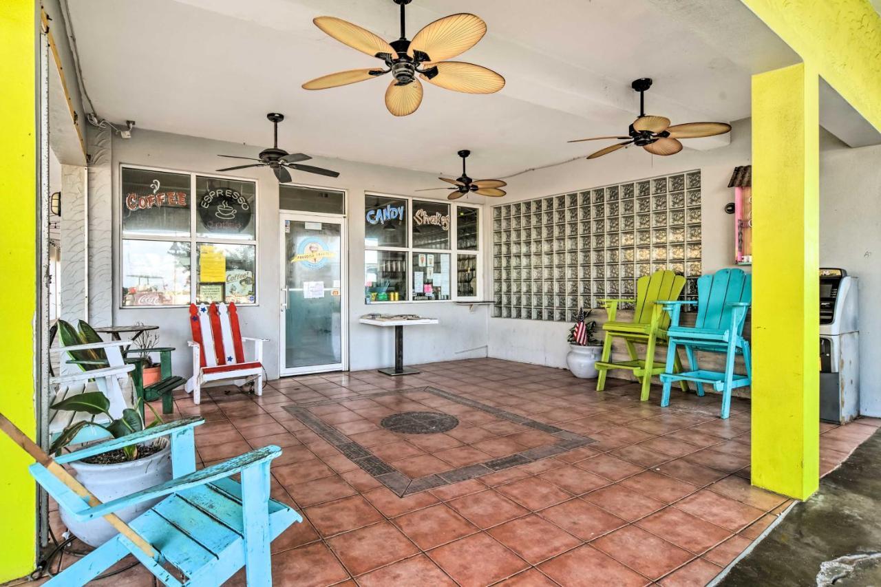 Idyllic Pass-A-Grille Studio - Walk To The Beach! St. Pete Beach Kültér fotó